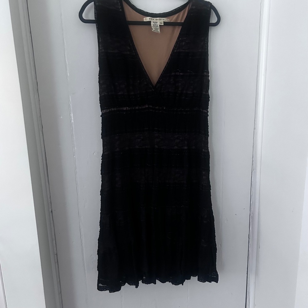 Max Studio Black Lace V-Neck Tiered Ruffle Cocktail Dress XL Gold Thread boho